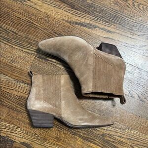 Splendid Women's suede Tan Ankle Booties